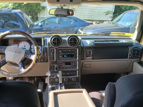 Used 2003 HUMMER H2 w/ Preferred Equipment Group image 15