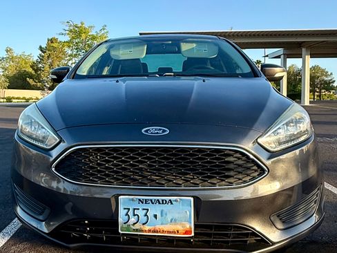 Used 2015 Ford Focus SE FWD image 4