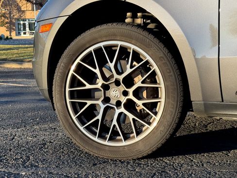 Used 2016 Porsche Macan S image 21