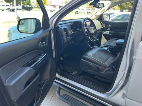 Used 2016 Chevrolet Colorado Z71 AWD/4WD image 8