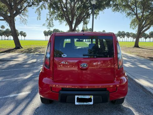 Used 2010 Kia Soul + FWD image 5