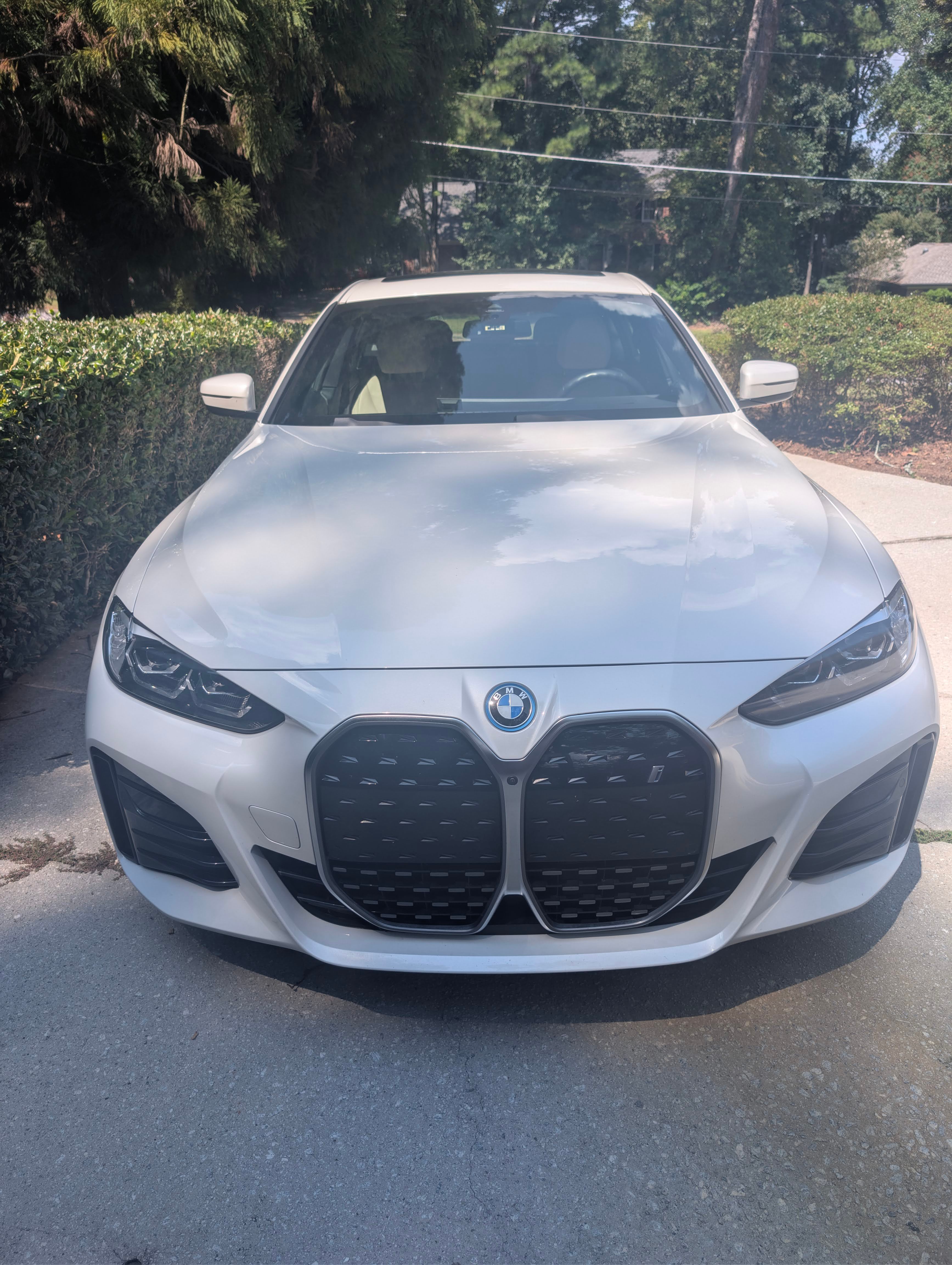 Used 2024 BMW i4 eDrive40 RWD image 1