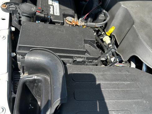 Used 2016 Jeep Wrangler Sport w/ Connectivity Group AWD/4WD image 5