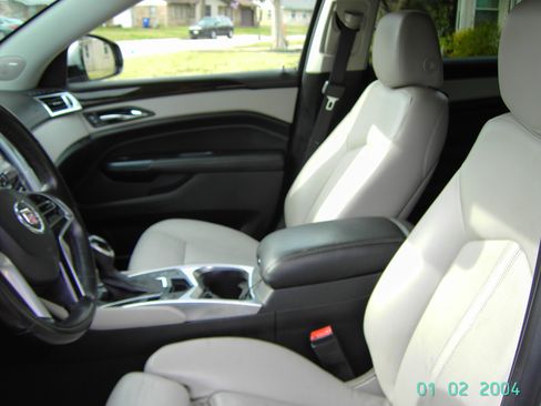 Used 2014 Cadillac SRX Luxury w/ Driver Awareness Package FWD image 5