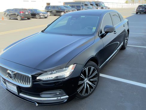 Used 2023 Volvo S90 B6 Plus image 4