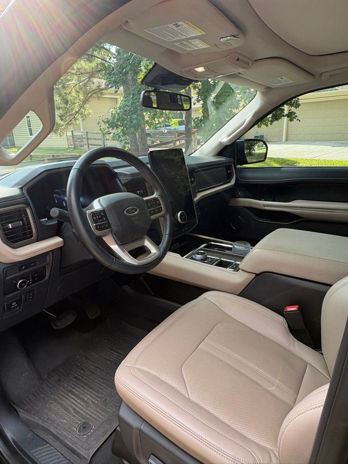 Used 2024 Ford Expedition Limited RWD image 11