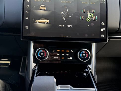 Used 2023 Land Rover Range Rover SE image 21