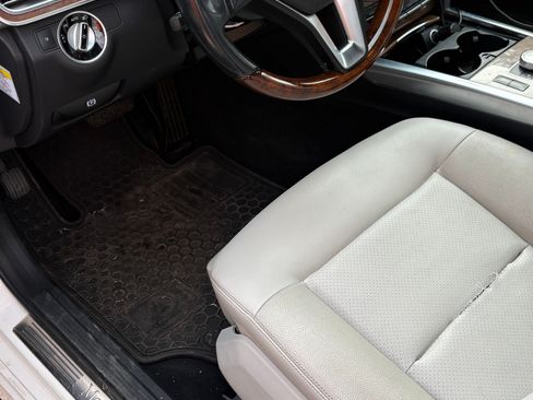 Used 2014 Mercedes-Benz E 350 4MATIC Sedan image 8