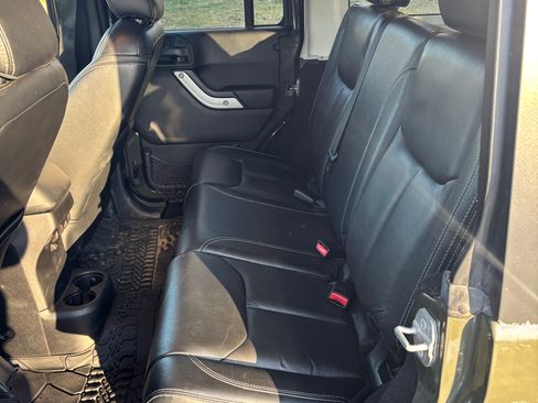 Used 2016 Jeep Wrangler Unlimited Sahara w/ Dual Top Group image 5