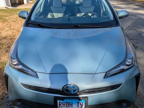 Used 2019 Toyota Prius Limited image 2