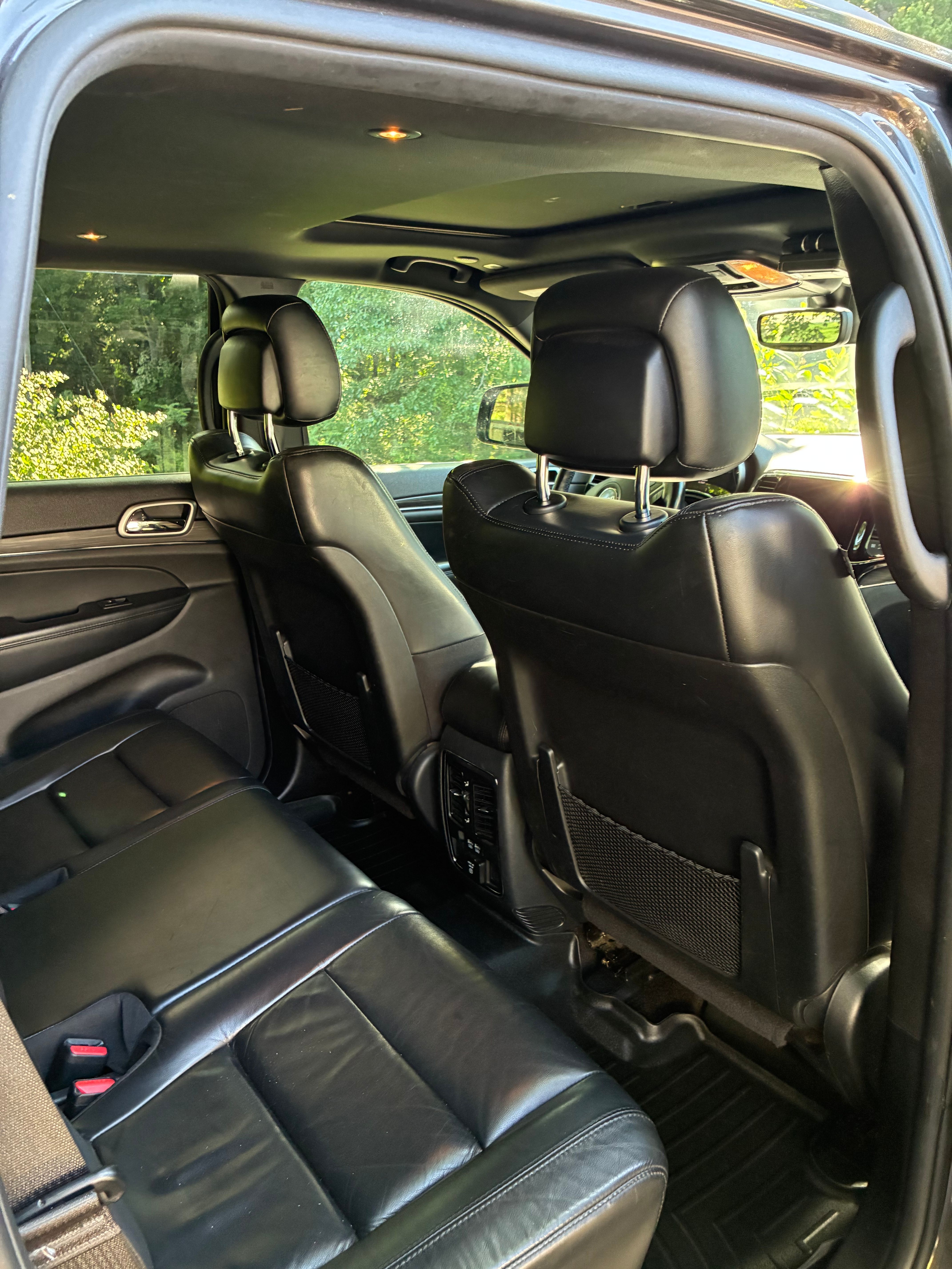 Used 2019 Jeep Grand Cherokee Limited AWD/4WD image 8