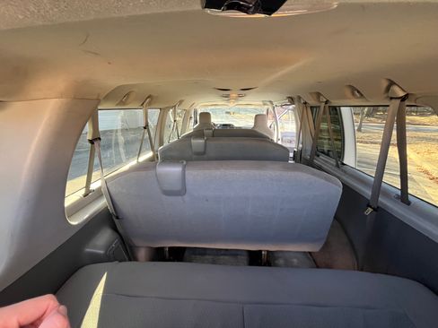 Used 2013 Ford E-350 and Econoline 350 XLT image 16