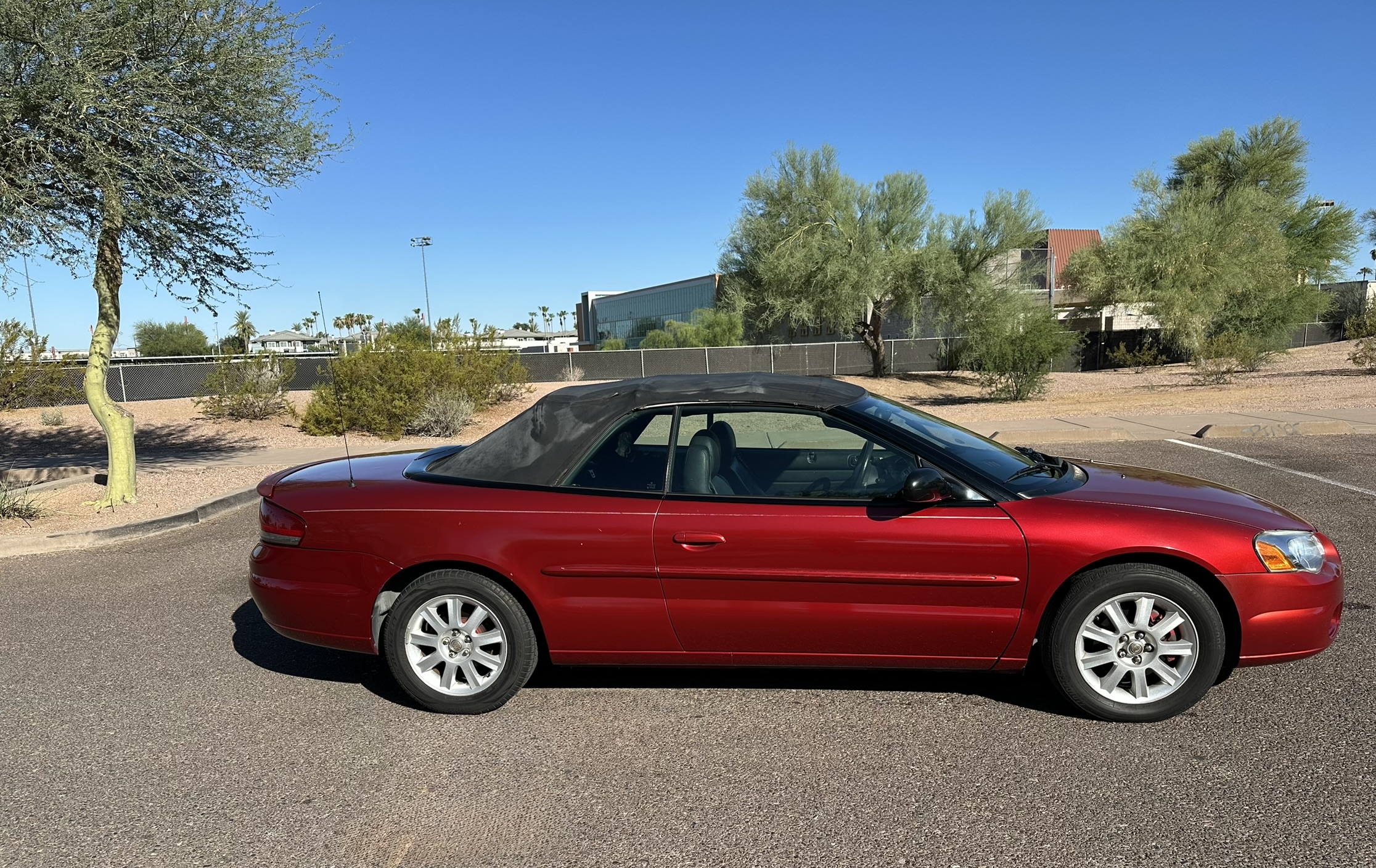 Used 2004 Chrysler Sebring GTC FWD image 10