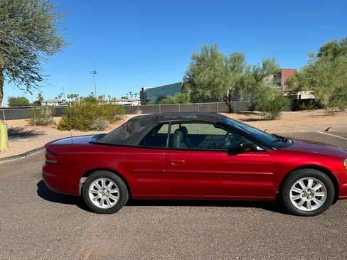 Used 2004 Chrysler Sebring GTC FWD image 10