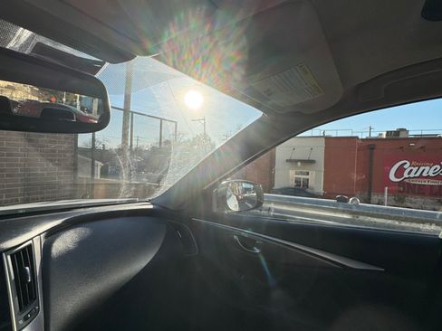 Used 2014 INFINITI Q50 Premium w/ Leather Seating Package image 9