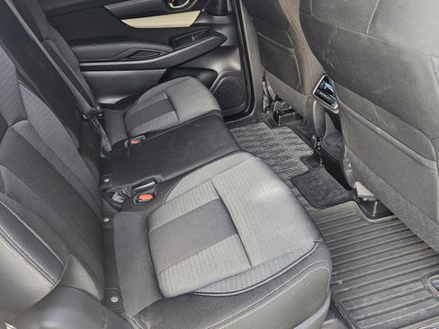 Used 2022 Subaru Ascent Premium w/ Convenience Package image 10