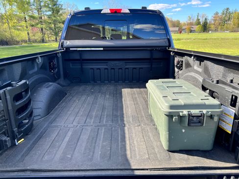 Used 2022 Ford F350 Platinum w/ Tremor Off-Road Package AWD/4WD image 24