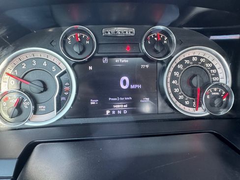 Used 2016 RAM 1500 Laramie w/ Convenience Group image 12