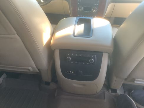 Used 2013 Chevrolet Tahoe LTZ image 17