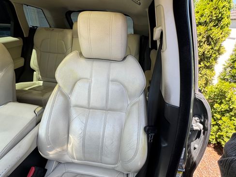 Used 2015 Land Rover Range Rover Sport HSE AWD/4WD image 24