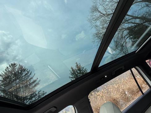 Used 2019 Volkswagen Tiguan SEL Premium R-Line image 10