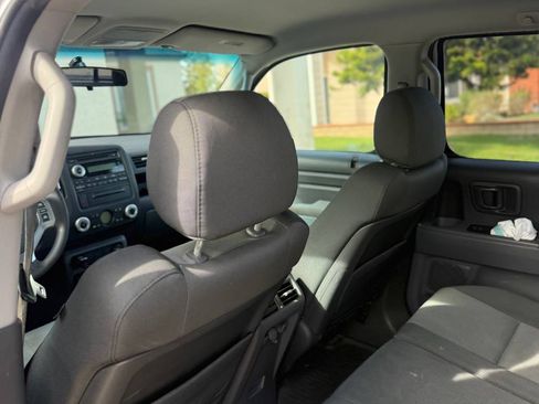 Used 2006 Honda Ridgeline RT image 10