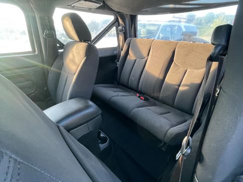 Used 2016 Jeep Wrangler Sport image 13