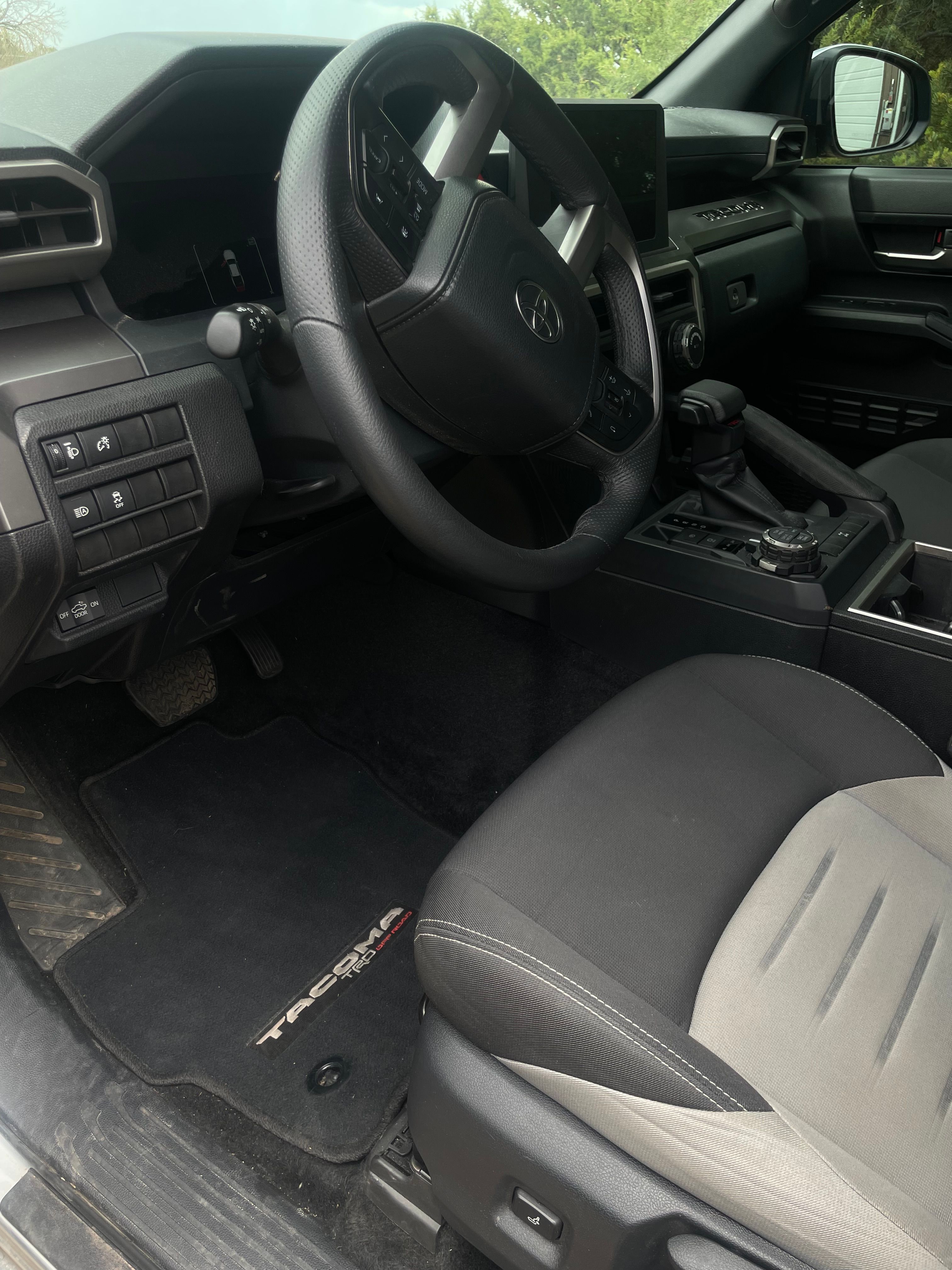 Used 2024 Toyota Tacoma TRD Off-Road AWD/4WD image 14