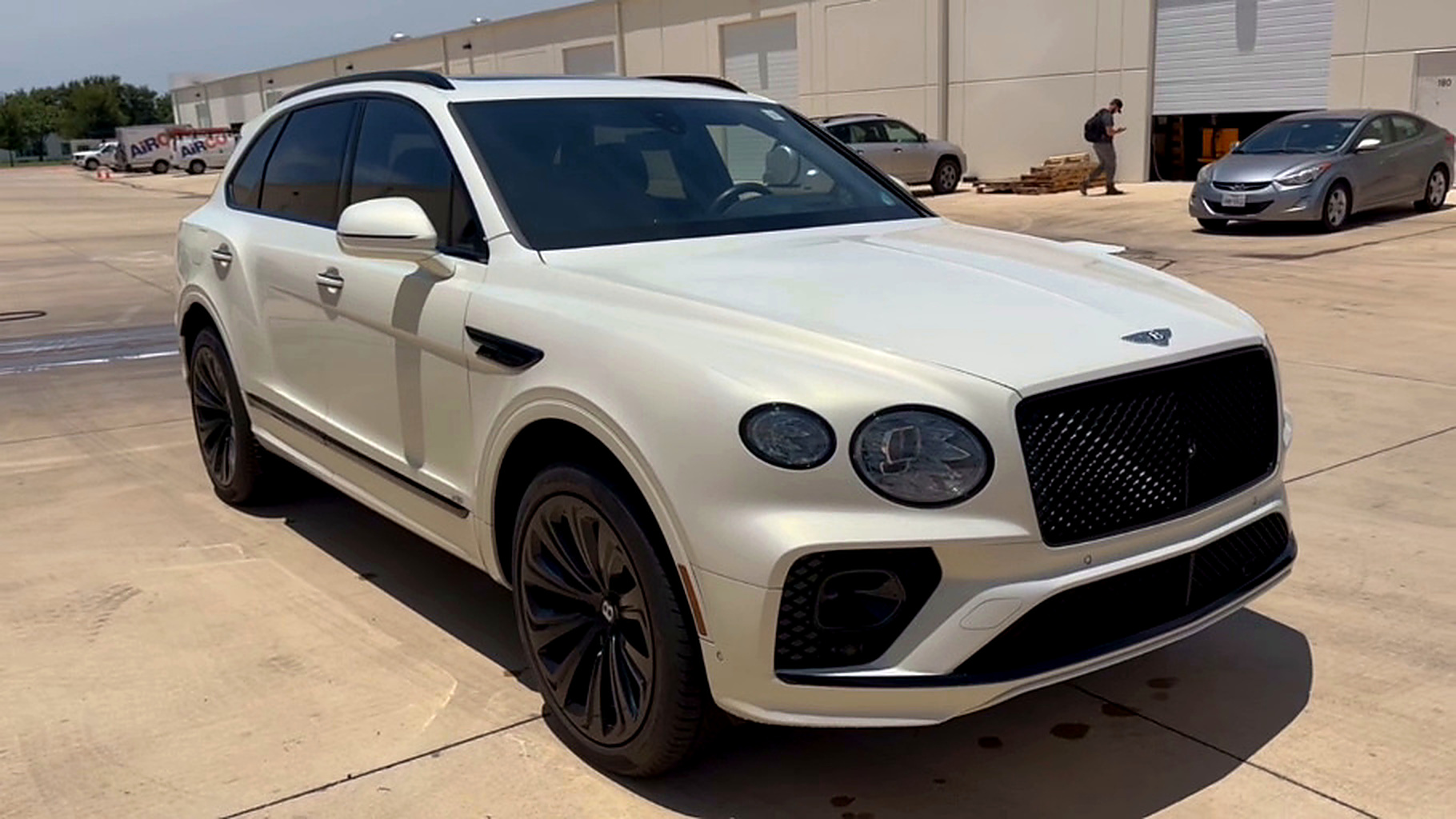 Used 2021 Bentley Bentayga AWD/4WD image 9