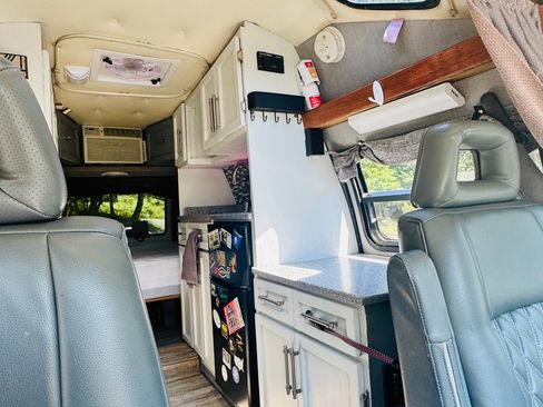 Used 1995 Dodge B3500 image 5