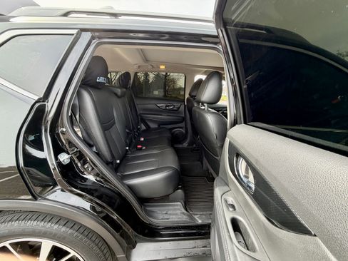 Used 2019 Nissan Rogue SL w/ Premium Package image 12