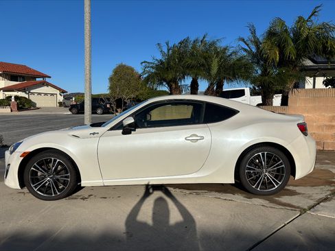 Used 2013 Scion FR-S image 1