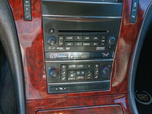 Used 2012 Cadillac Escalade ESV Luxury image 12