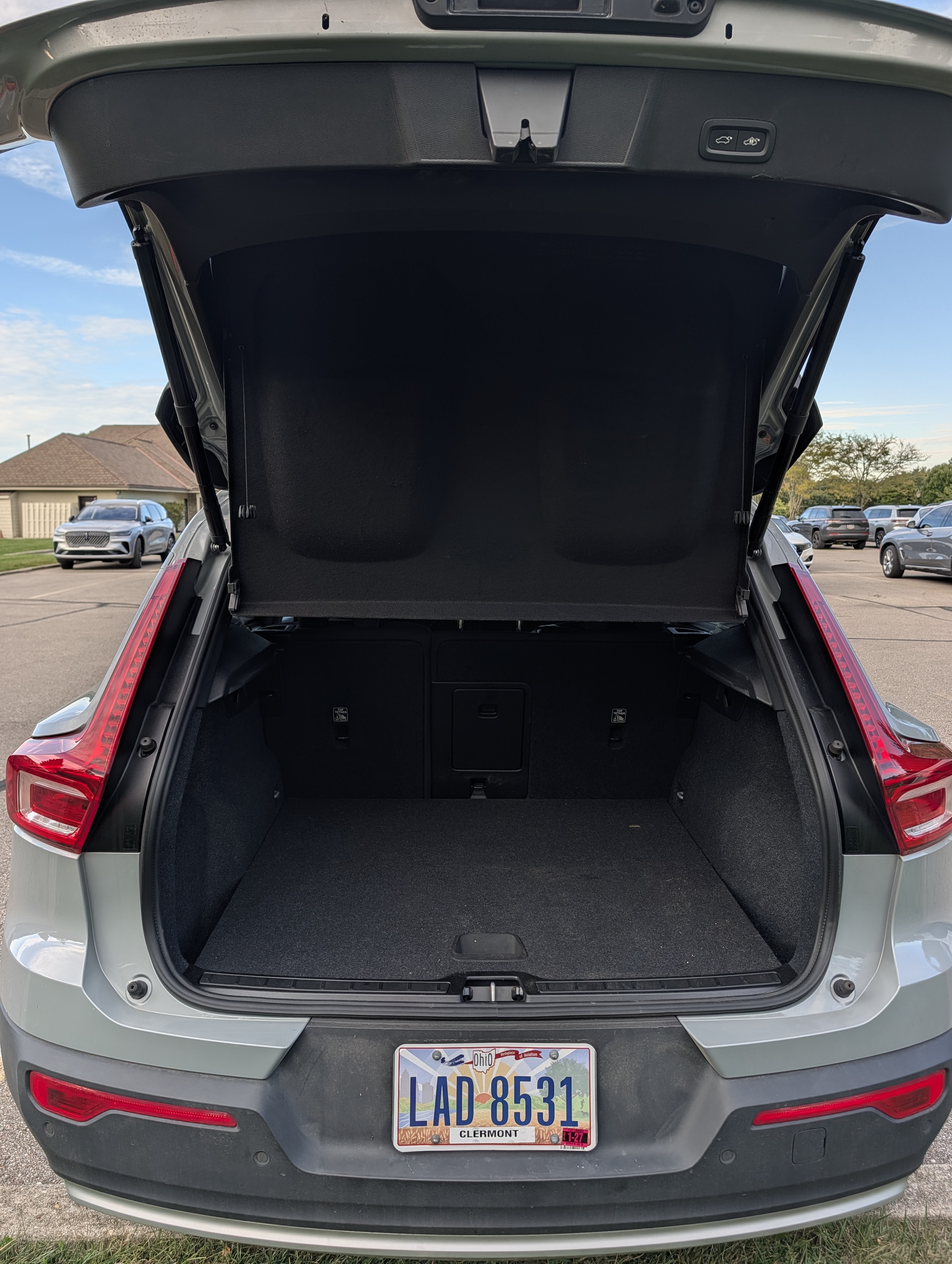Used 2024 Volvo XC40 B5 Core AWD/4WD image 9
