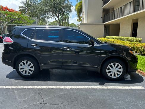 Used 2016 Nissan Rogue S FWD image 2