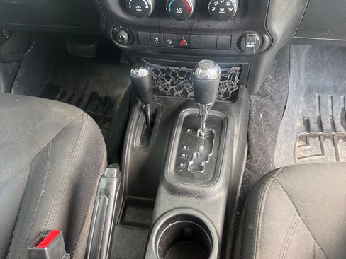 Used 2016 Jeep Wrangler Sport w/ Quick Order Package 24S AWD/4WD image 10