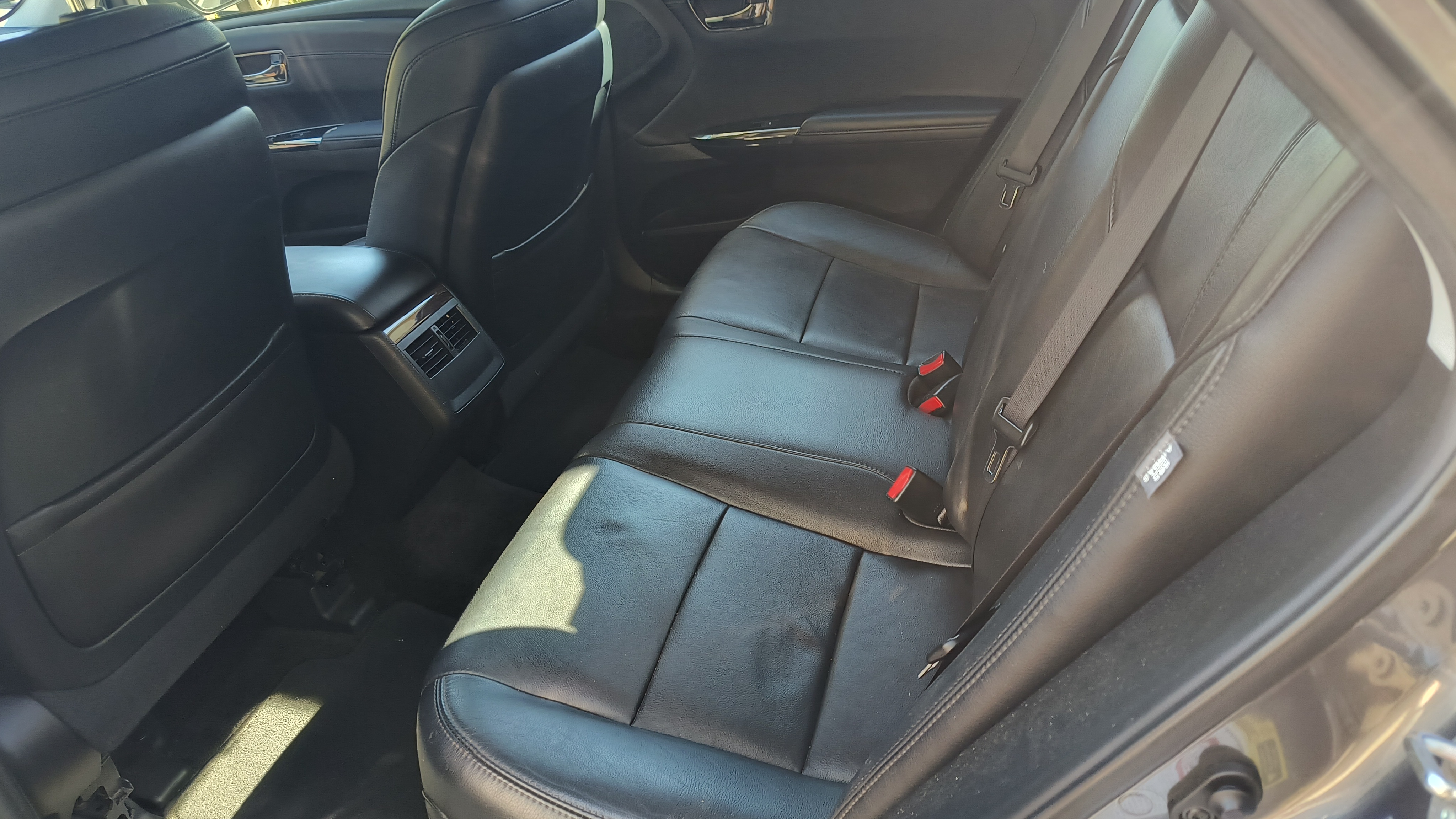 Used 2013 Toyota Avalon XLE Touring FWD image 5