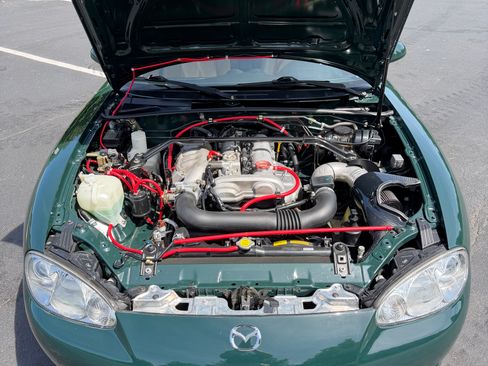 Used 2001 MAZDA MX-5 Miata RWD image 8