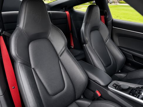 Used 2020 Porsche 911 Carrera S image 8