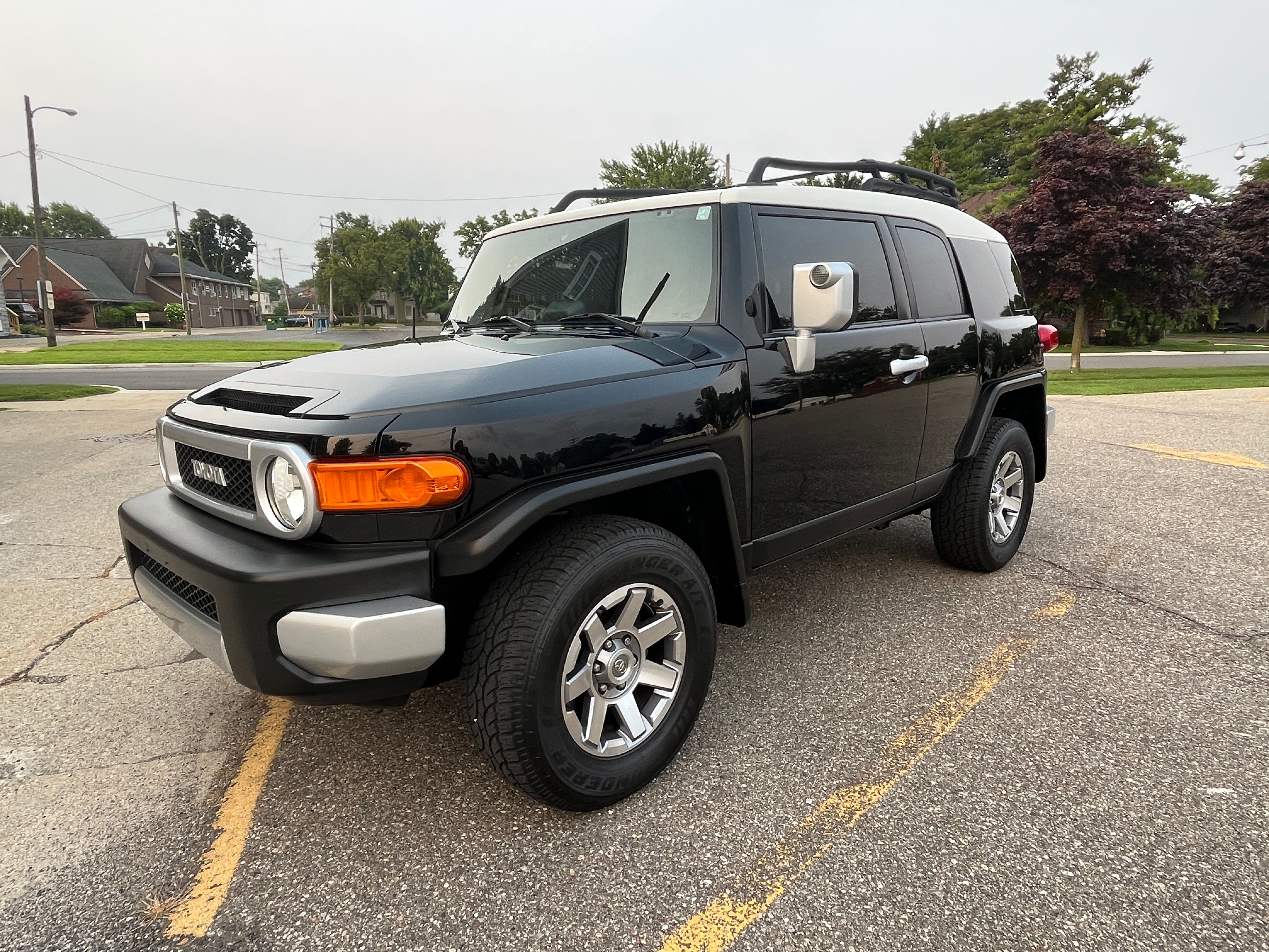 Used 2014 Toyota FJ Cruiser 4WD w/ Upgrade Package image 2