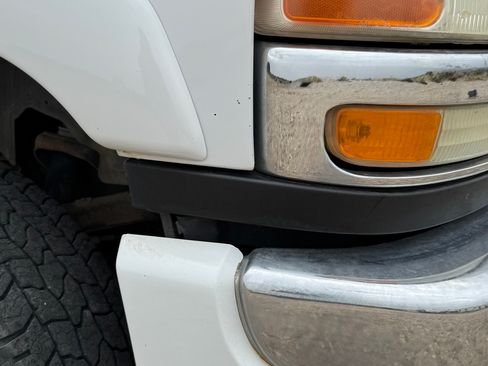 Used 2005 GMC Sierra 2500 SLE w/ Heavy-Duty Power Package image 14