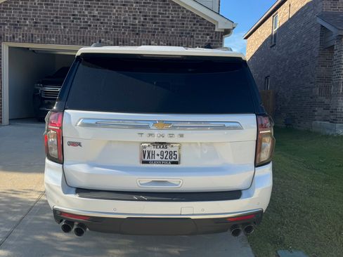 Used 2022 Chevrolet Tahoe High Country image 2