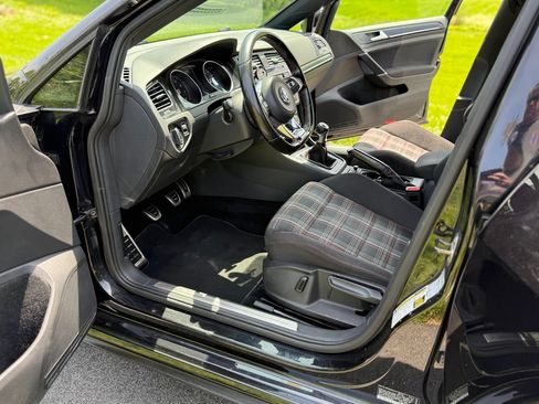Used 2016 Volkswagen GTI S image 13