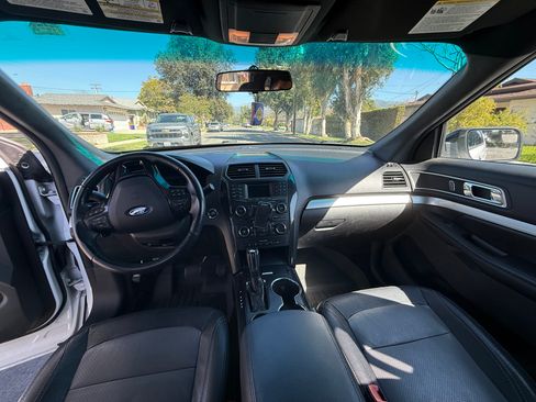 Used 2016 Ford Explorer XLT image 9