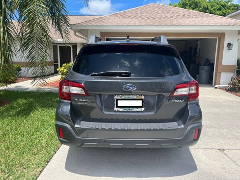 Used 2019 Subaru Outback 2.5i Limited AWD/4WD image 13