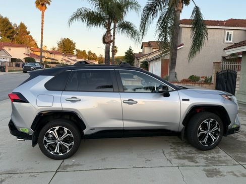 Used 2022 Toyota RAV4 Prime XSE image 5