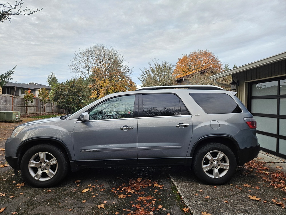 Used 2008 GMC Acadia SLT AWD/4WD image 4