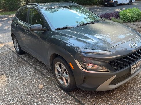 Used 2022 Hyundai Kona SEL w/ Convenience Package image 2