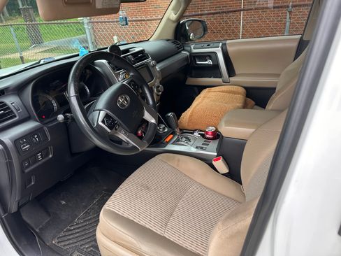 Used 2016 Toyota 4Runner SR5 image 5