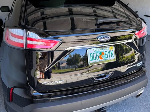 Used 2020 Ford Edge Titanium w/ Equipment Group 301A image 9